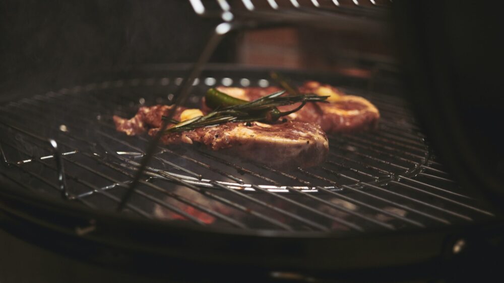 5 Best Smokers for Beginners for 2023 (High Quality & Budget Friendly